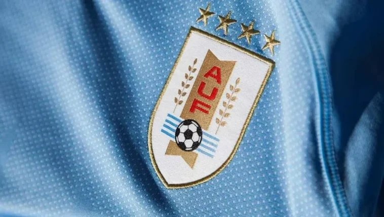 La FIFA contraint l'Uruguay à retirer deux étoiles de son maillot pour le Mondial 2026 1 La FIFA contraint l'Uruguay à retirer deux étoiles de son maillot pour le Mondial 2026